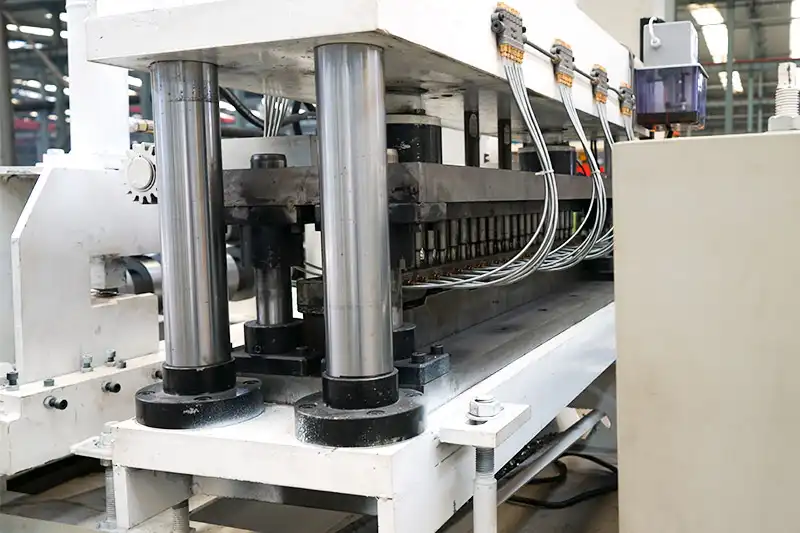 DXTECH Automatic Sheet Metal Roof Panel Roll Forming Machine With Hydraulic Uncoiler